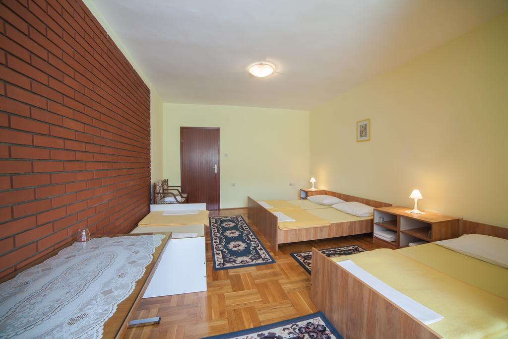 Guest House Hodak Rakovica Εξωτερικό φωτογραφία