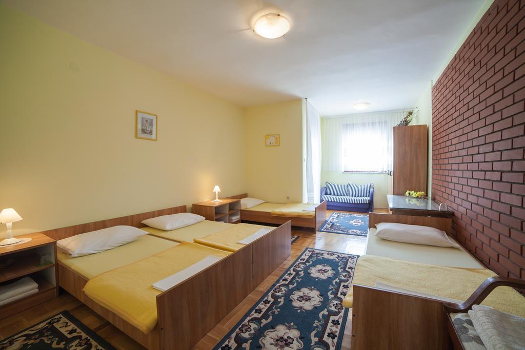 Guest House Hodak Rakovica Εξωτερικό φωτογραφία